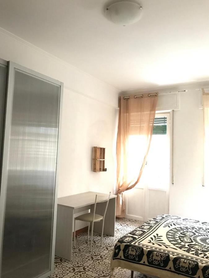 Private In Share Flat Good To Relax Habitación en casa particular *